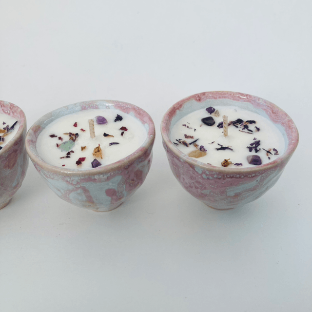 Petite tasse avec bougie « octobre rose »