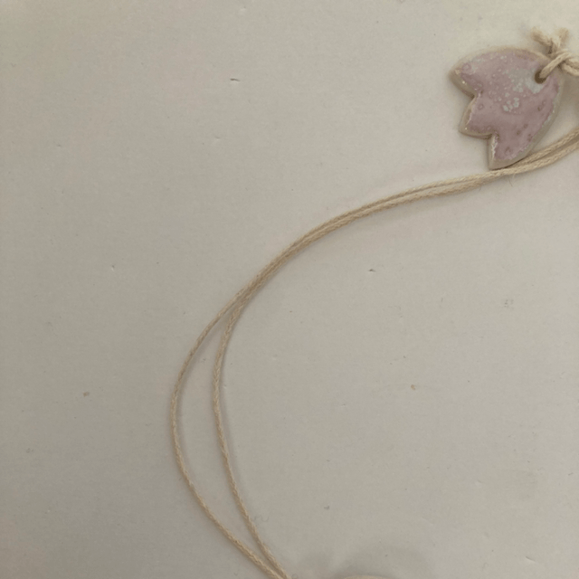 Collier « octobre rose »